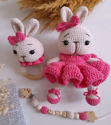 عروسک و جغجغه بافتنی طرح خرگوش